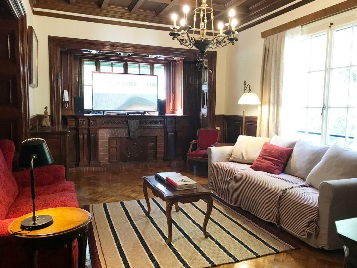 Espectacular Casa Chateau En El Centro De Olot Eksteriør billede